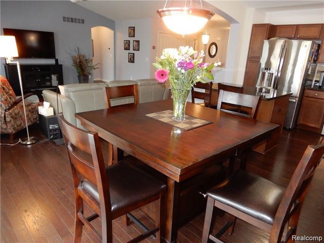 30216 Bradmore Road, Warren, MI 48092