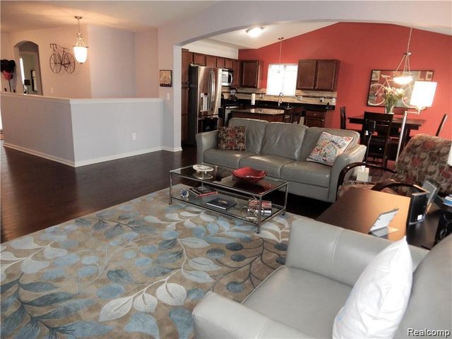 30216 Bradmore Road, Warren, MI 48092