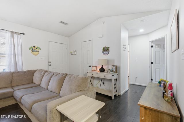 7712 Ralph Youmans Rd, Corryton, TN 37721