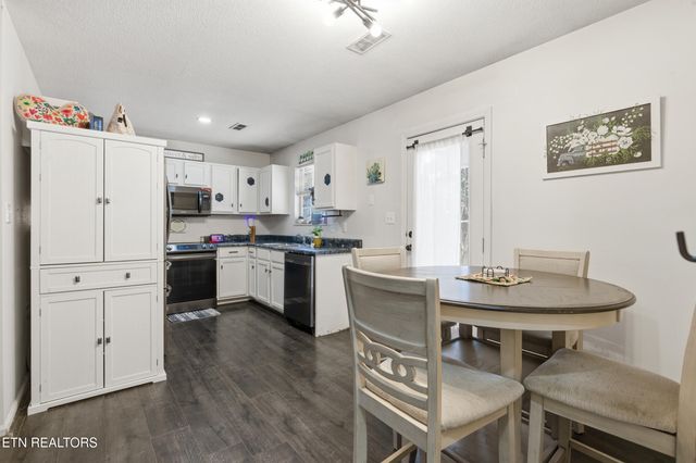 7712 Ralph Youmans Rd, Corryton, TN 37721