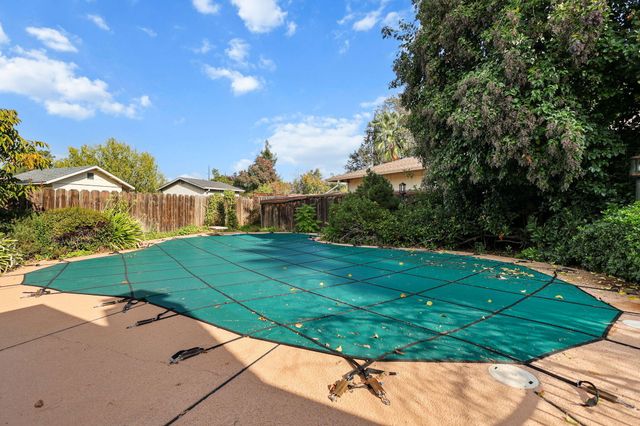 20138 Busch Court, Redding, CA 96002