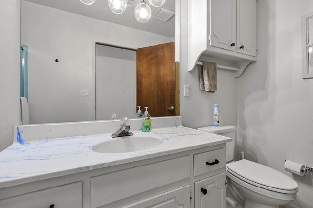 20138 Busch Court, Redding, CA 96002