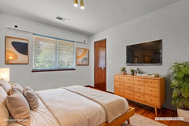 20138 Busch Court, Redding, CA 96002