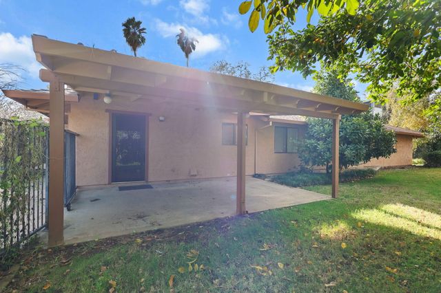 20138 Busch Court, Redding, CA 96002