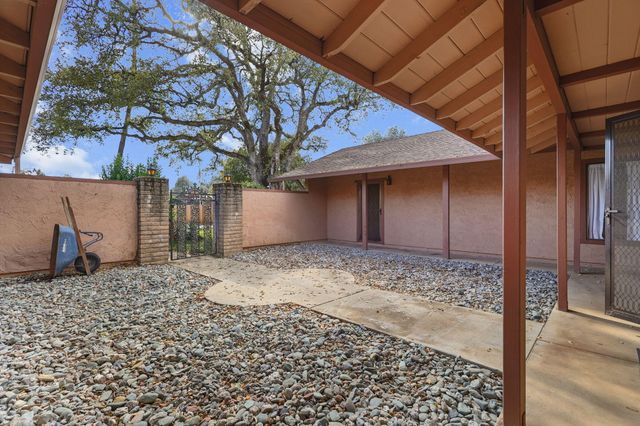 20138 Busch Court, Redding, CA 96002