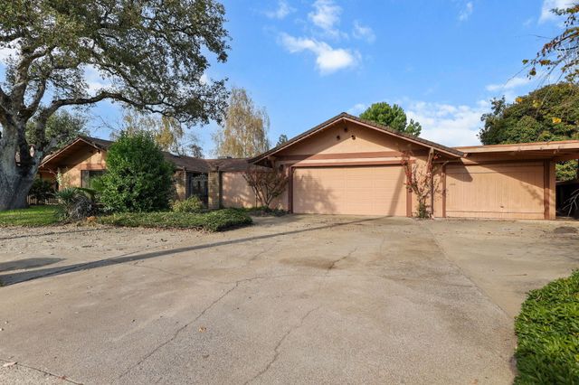 20138 Busch Court, Redding, CA 96002