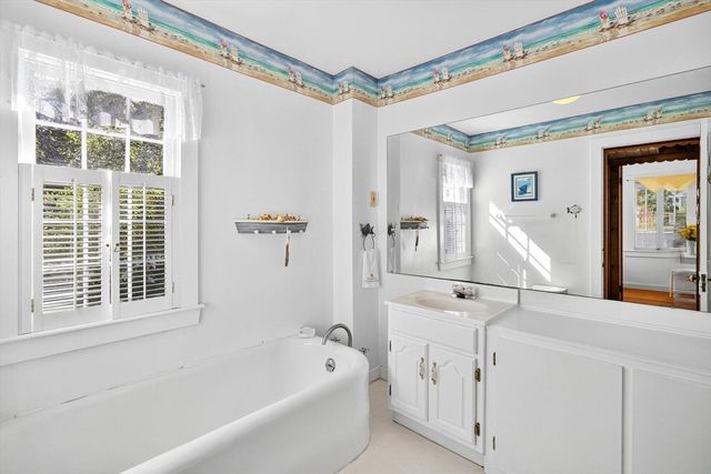 11 Ocean Park W, Dennis, MA 02639