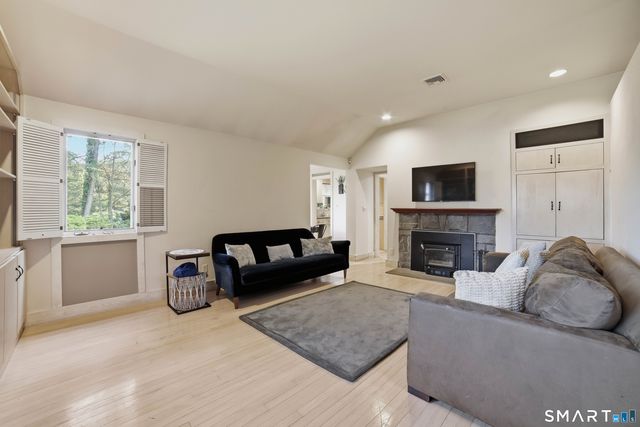 464 Church Hill Road, Trumbull, CT 06611
