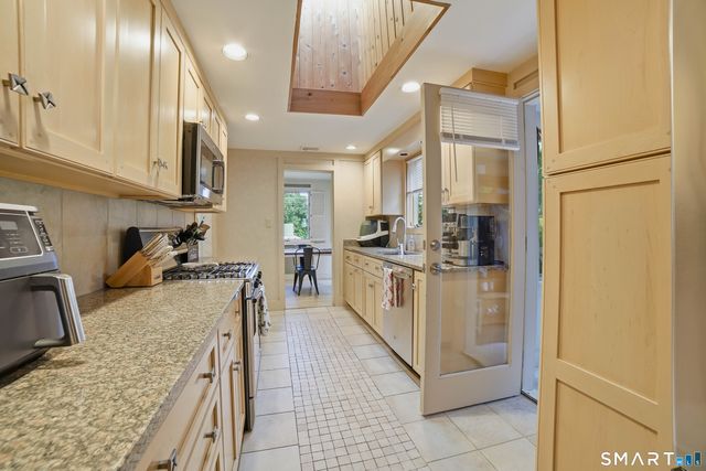 464 Church Hill Road, Trumbull, CT 06611