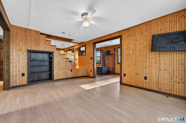 30 Beach View Rd Extension, Voluntown, CT 06384