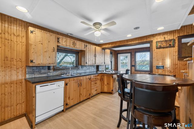 30 Beach View Rd Extension, Voluntown, CT 06384