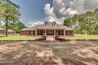 123 Lakeshire Cove, Canton, MS 39046