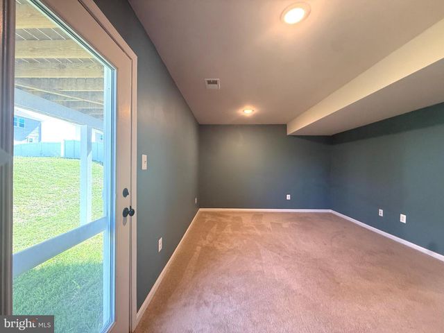 35 THROWER RD, Hedgesville, WV 25427