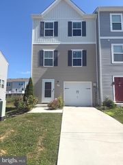 35 THROWER RD, Hedgesville, WV 25427