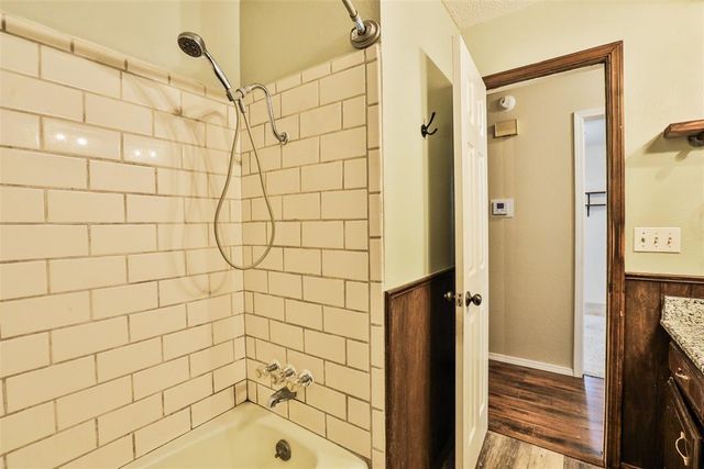 712 Wilkinson Drive, Moore, OK 73160