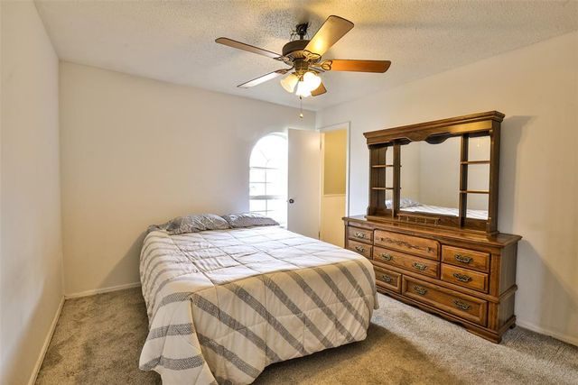 712 Wilkinson Drive, Moore, OK 73160