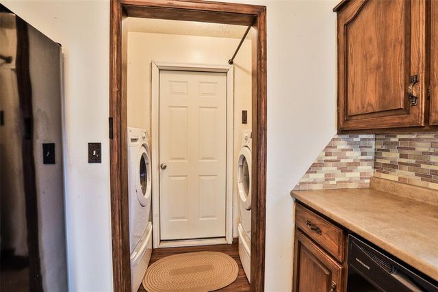 712 Wilkinson Drive, Moore, OK 73160