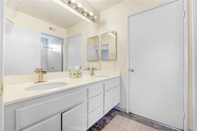 12328 Edgecliff Avenue, Sylmar, CA 91342