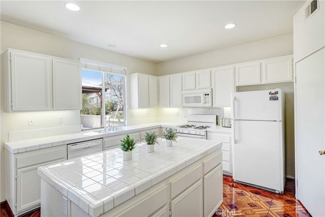 12328 Edgecliff Avenue, Sylmar, CA 91342