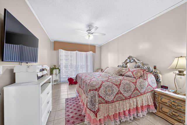 1 Towers Park Ln Apt 1813, San Antonio, TX 78209