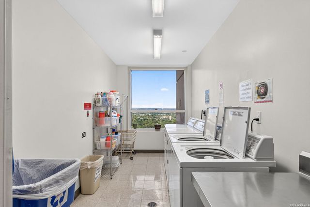 1 Towers Park Ln Apt 1813, San Antonio, TX 78209