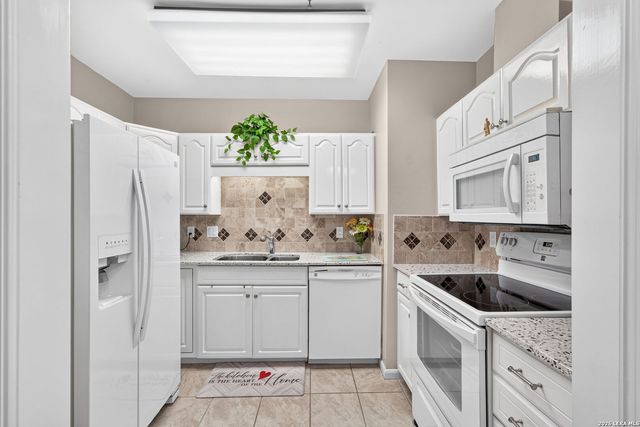 1 Towers Park Ln Apt 1813, San Antonio, TX 78209