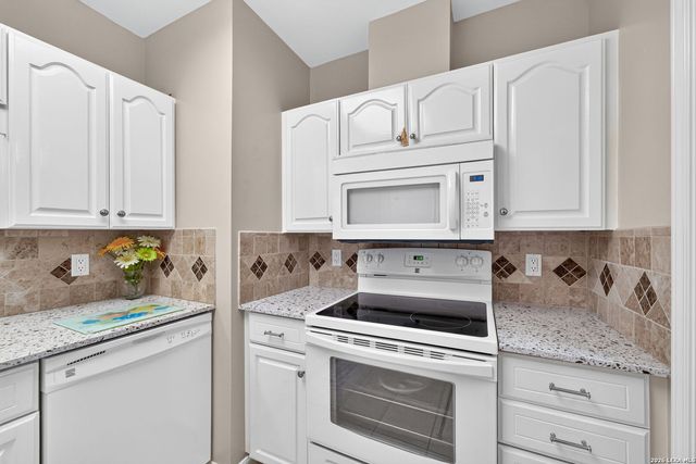 1 Towers Park Ln Apt 1813, San Antonio, TX 78209