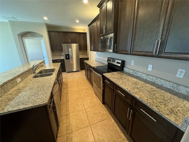 33844 EMERALD POND LOOP, Leesburg, FL 34788