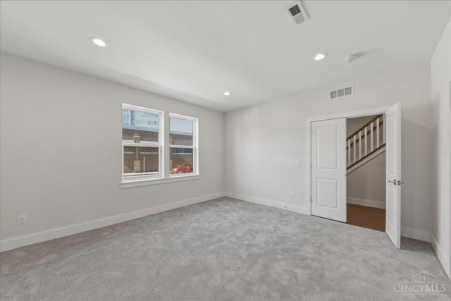 3912 Edwards Road, Cincinnati, OH 45209