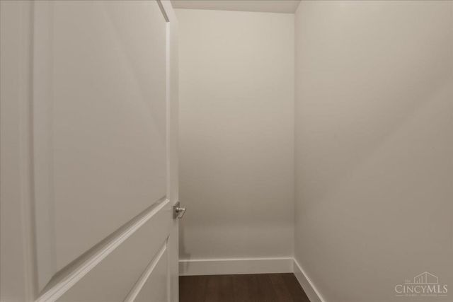 3912 Edwards Road, Cincinnati, OH 45209