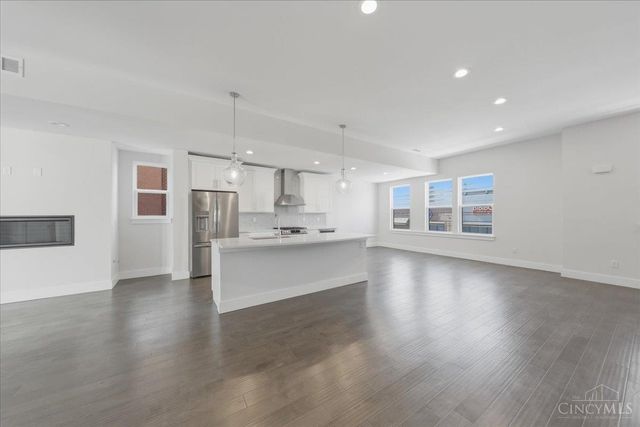 3912 Edwards Road, Cincinnati, OH 45209