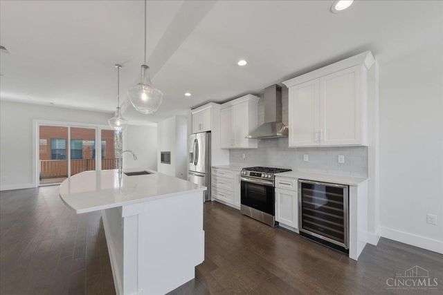 3912 Edwards Road, Cincinnati, OH 45209