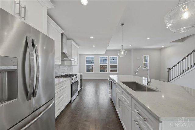 3912 Edwards Road, Cincinnati, OH 45209