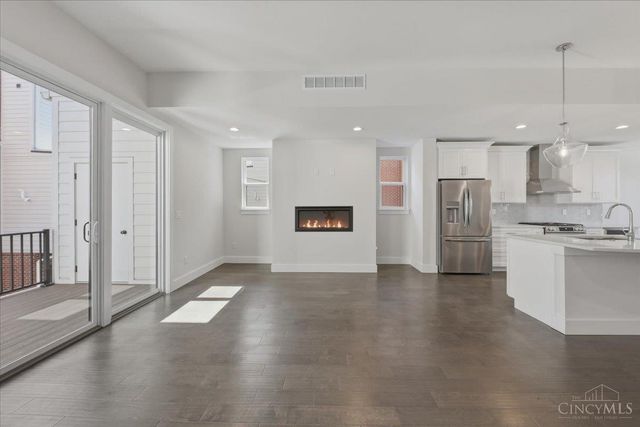 3912 Edwards Road, Cincinnati, OH 45209