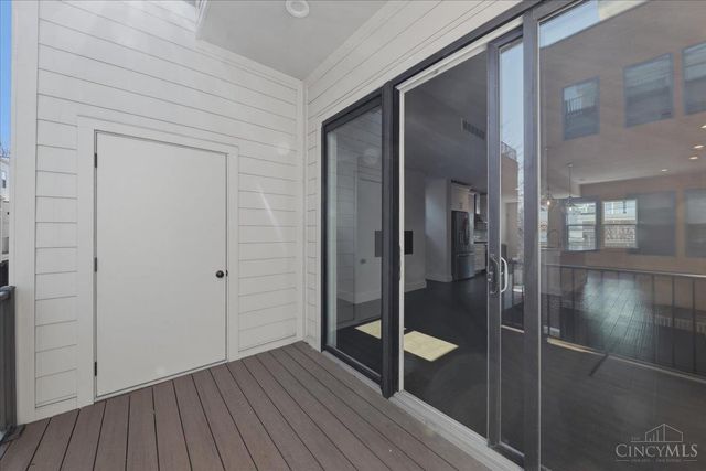 3912 Edwards Road, Cincinnati, OH 45209