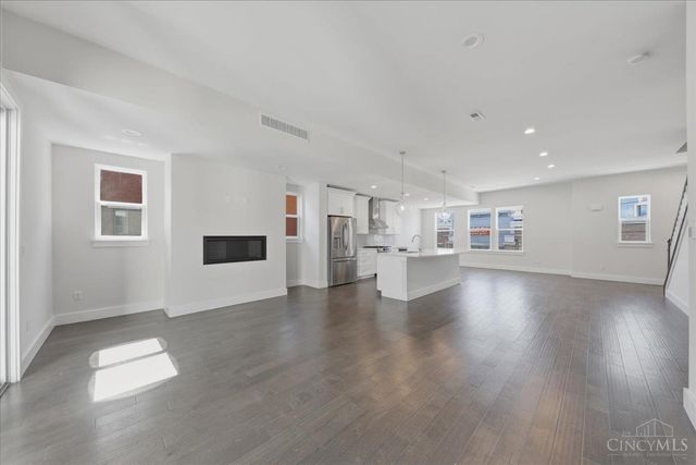 3912 Edwards Road, Cincinnati, OH 45209