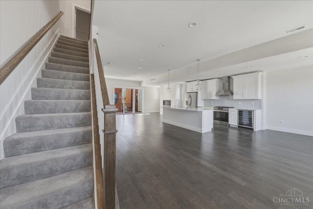 3912 Edwards Road, Cincinnati, OH 45209