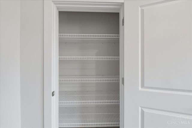 3912 Edwards Road, Cincinnati, OH 45209