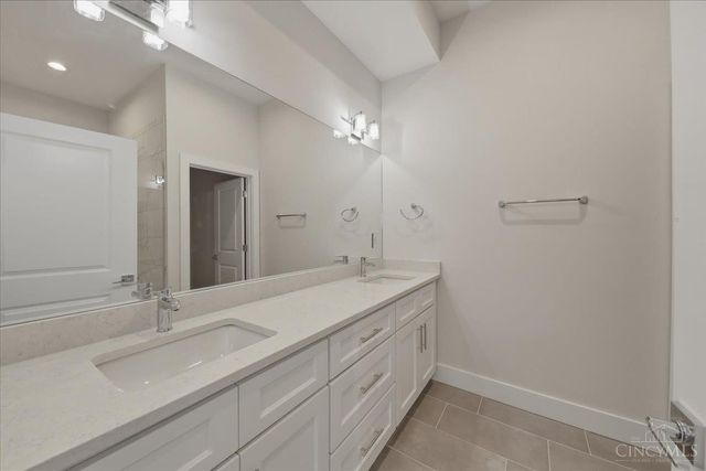 3912 Edwards Road, Cincinnati, OH 45209