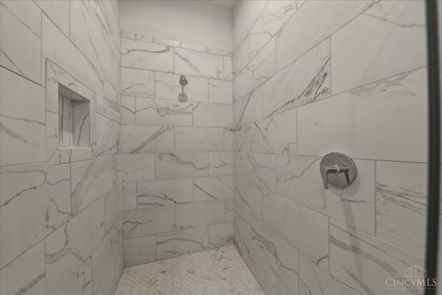 3912 Edwards Road, Cincinnati, OH 45209