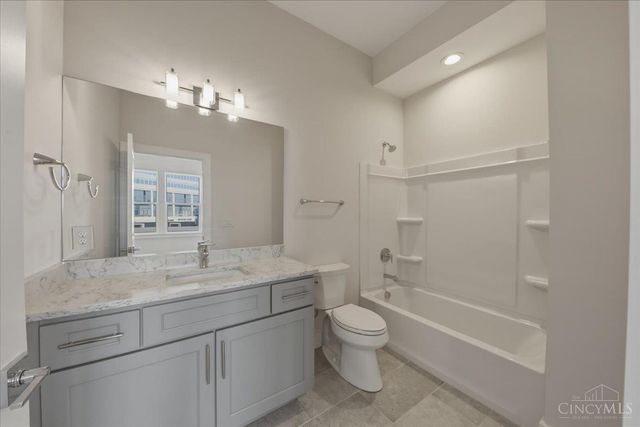 3912 Edwards Road, Cincinnati, OH 45209