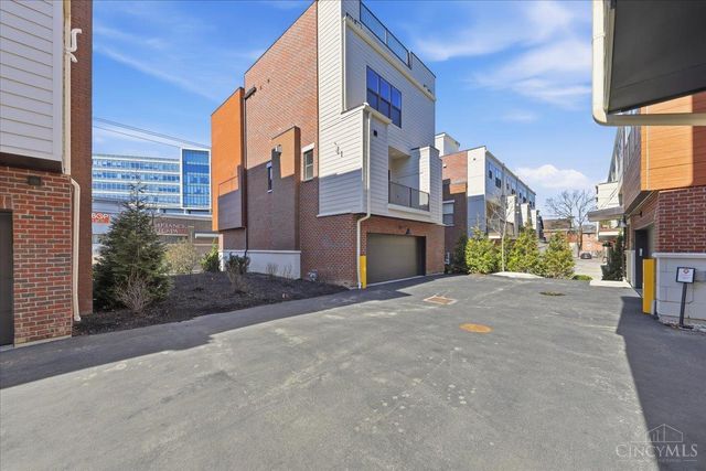 3912 Edwards Road, Cincinnati, OH 45209