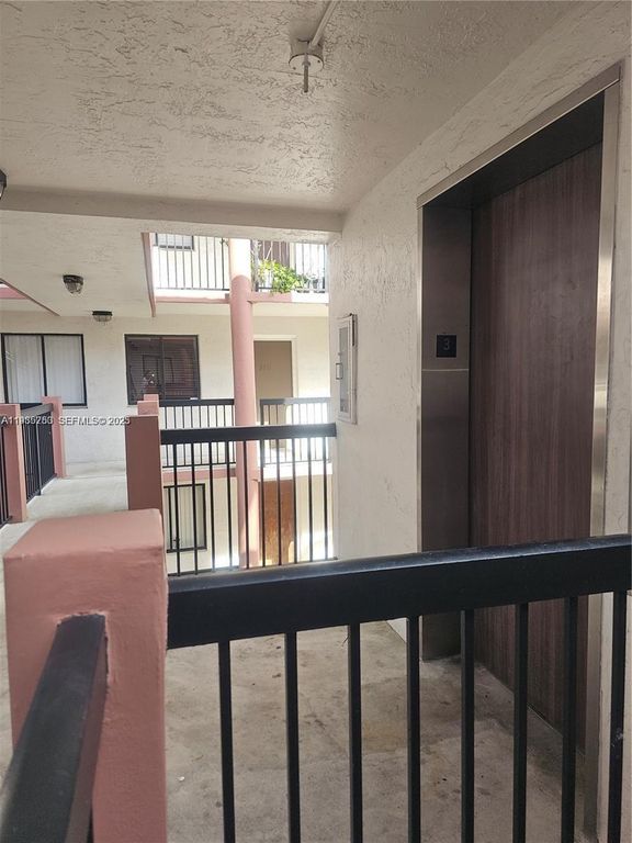 5460 W 21st CT 310, Hialeah, FL 33016