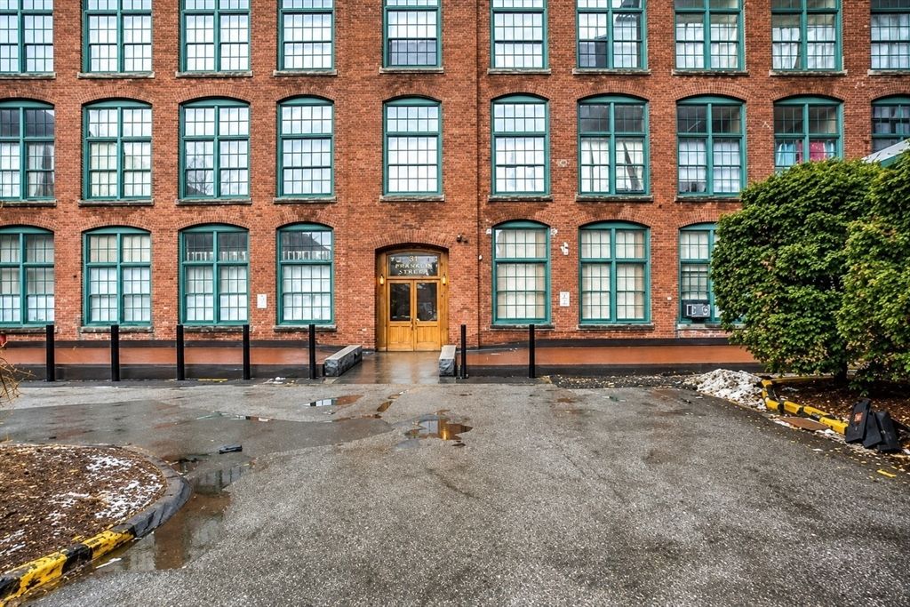 200 Market St B37, Lowell, MA 01852