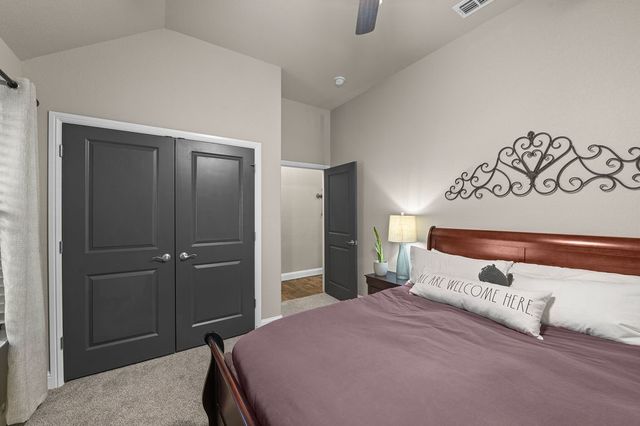 212 Mckittrick Lane, Godley, TX 76044