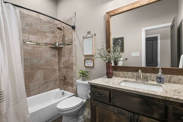 212 Mckittrick Lane, Godley, TX 76044