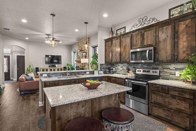 212 Mckittrick Lane, Godley, TX 76044