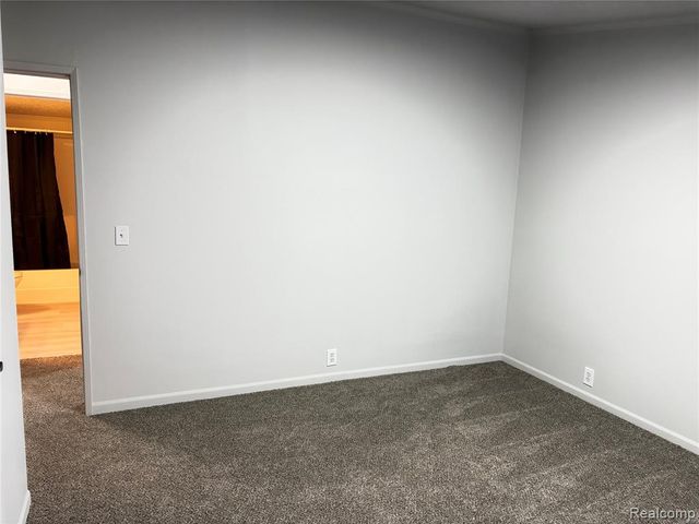 11312 N Lake Drive, Fenton, MI 48430