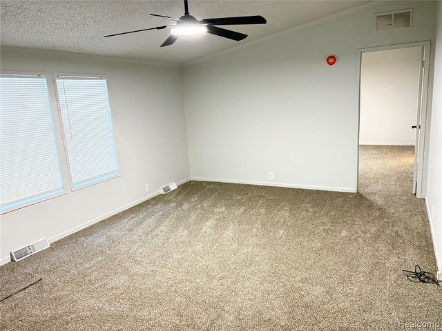 11312 N Lake Drive, Fenton, MI 48430