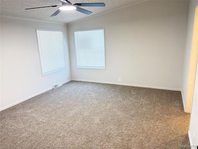 11312 N Lake Drive, Fenton, MI 48430